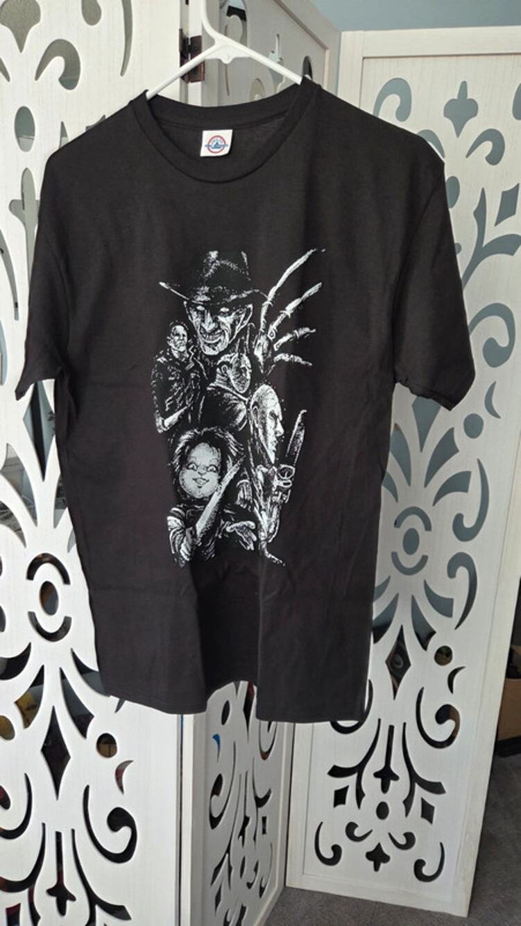 Iconic Horror Movie Villains Tee Freddy Jason Chucky Pennywise NWOT Black Shirt